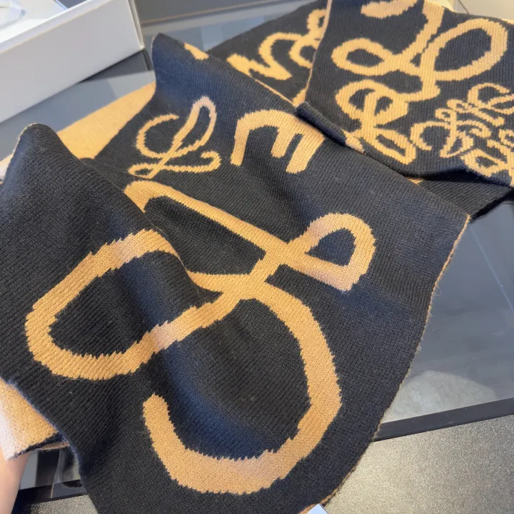 スーパーコピー ロエベ マフラー