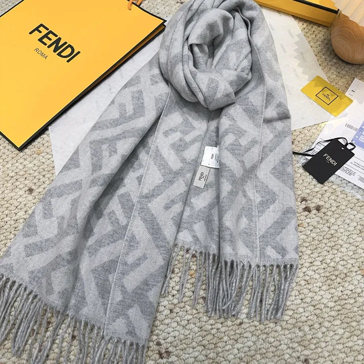 スーパーコピー フェンディ マフラー