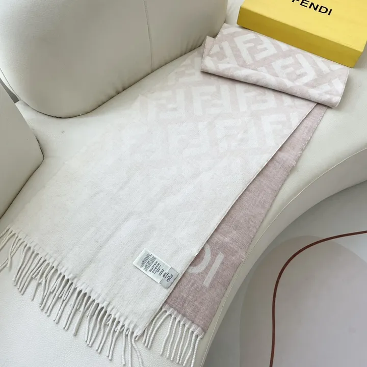 スーパーコピー フェンディ マフラー