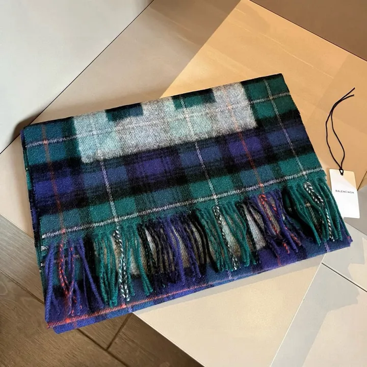 スーパーコピー バレンシアガ マフラー