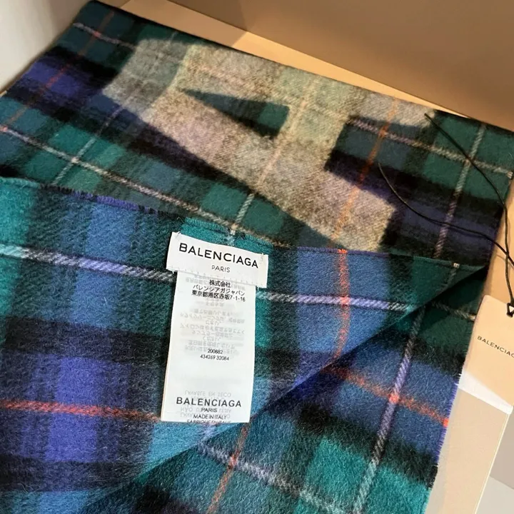 スーパーコピー バレンシアガ マフラー