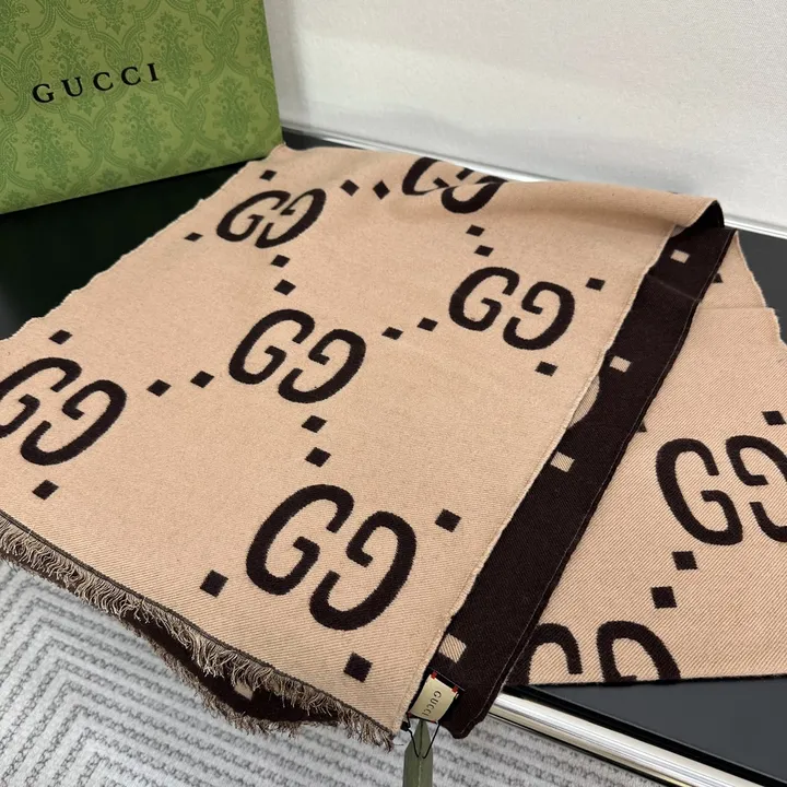 スーパーコピー フェンディ マフラー