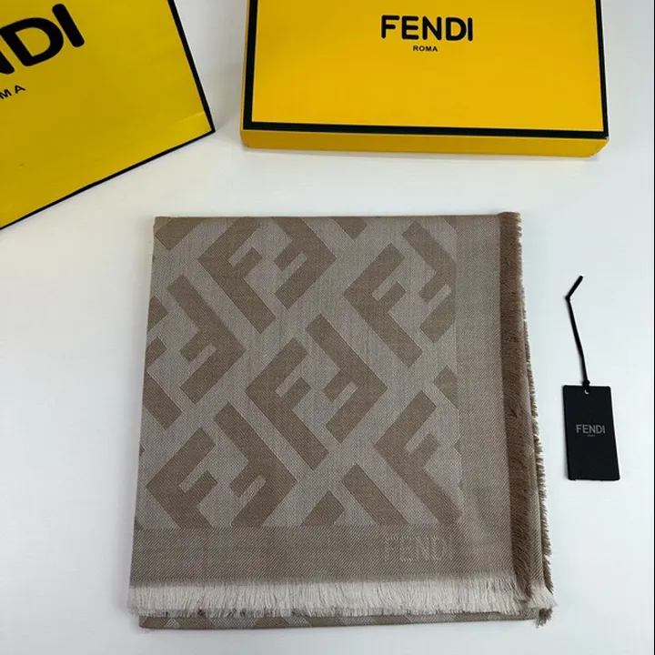 スーパーコピー フェンディ マフラー