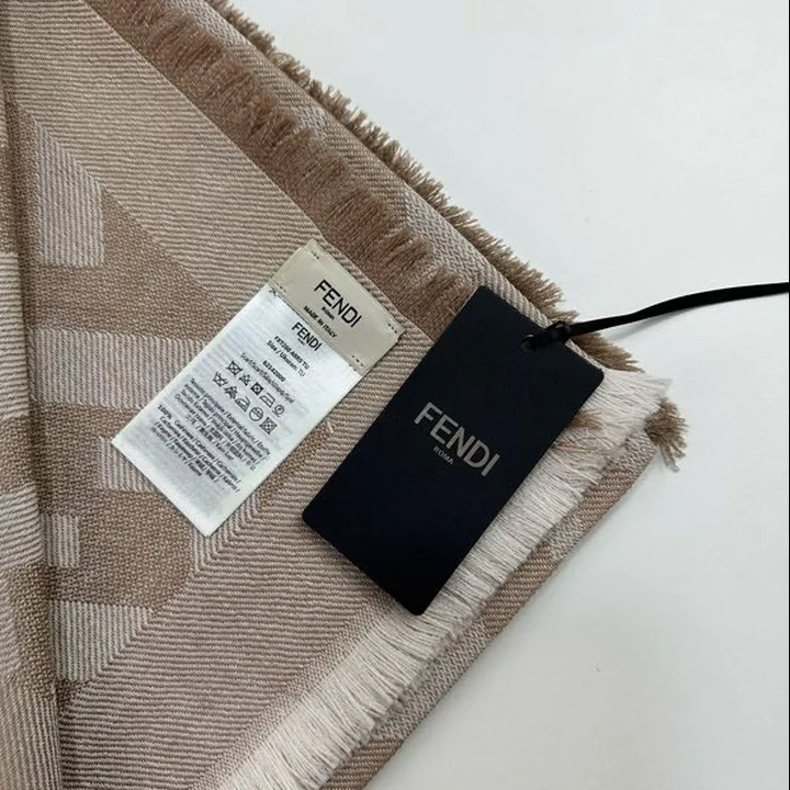 スーパーコピー フェンディ マフラー