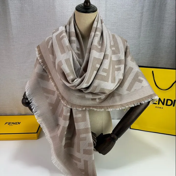 スーパーコピー フェンディ マフラー