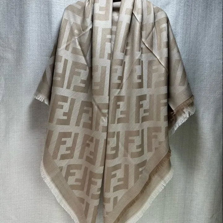 スーパーコピー フェンディ マフラー