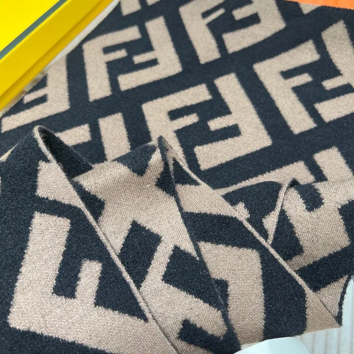 スーパーコピー フェンディ マフラー