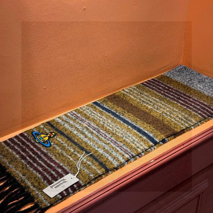 スーパーコピー ヴィヴィアン・ウエストウッド マフラー