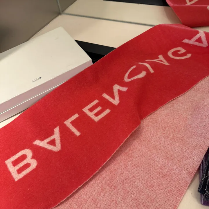 スーパーコピー セリーヌ マフラー