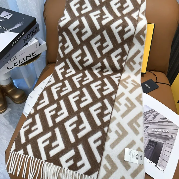 スーパーコピー フェンディ マフラー