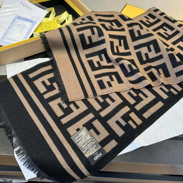 スーパーコピー フェンディ マフラー