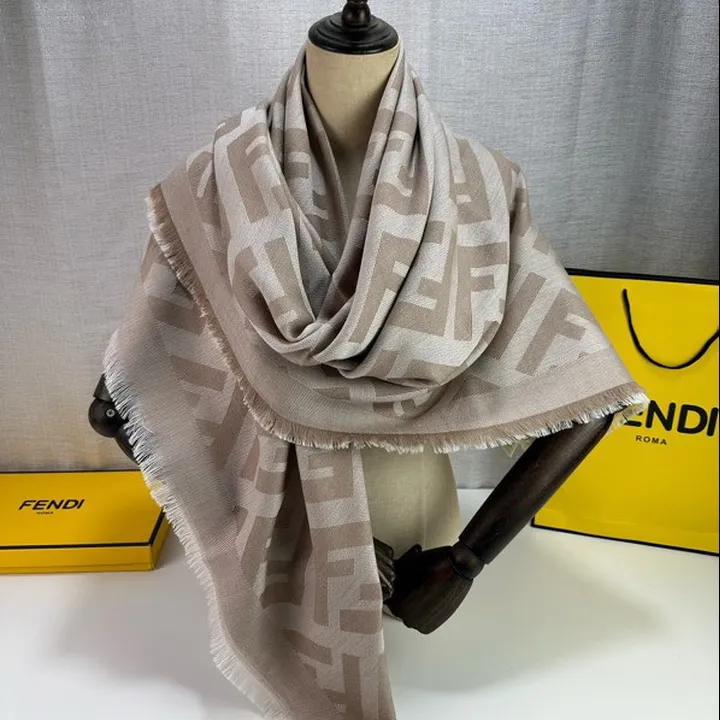 スーパーコピー フェンディ マフラー