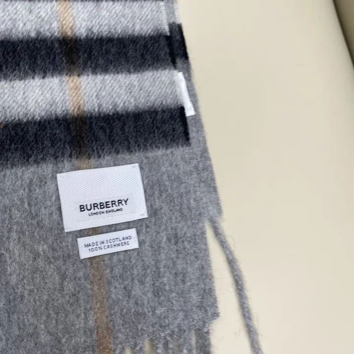 スーパーコピー バーバリー ス マフラー