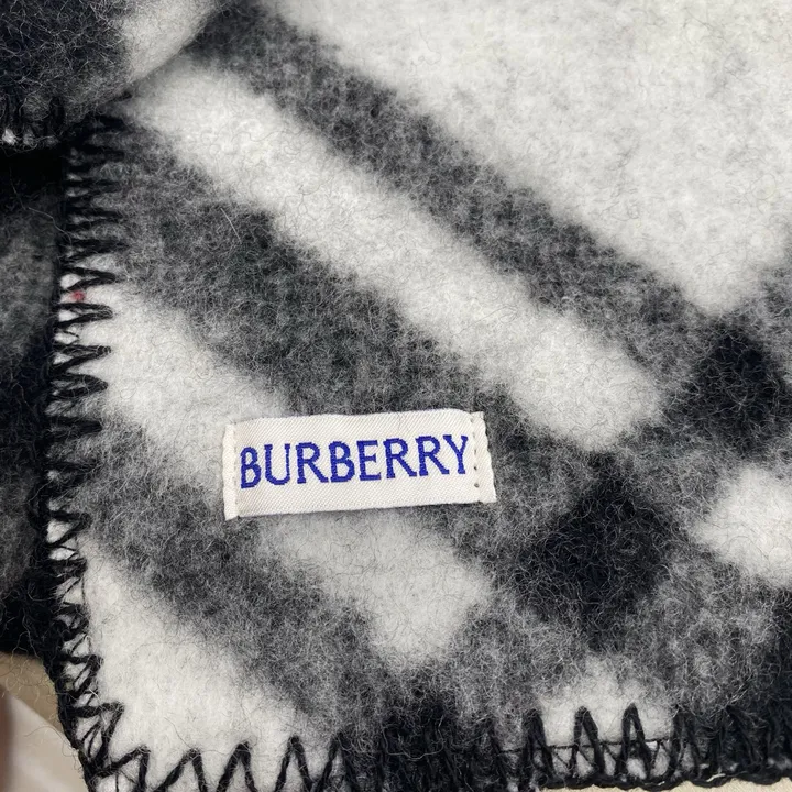 スーパーコピー バーバリー ス マフラー