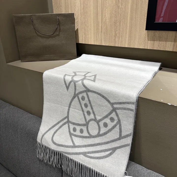 スーパーコピー ヴィヴィアン・ウエストウッド マフラー