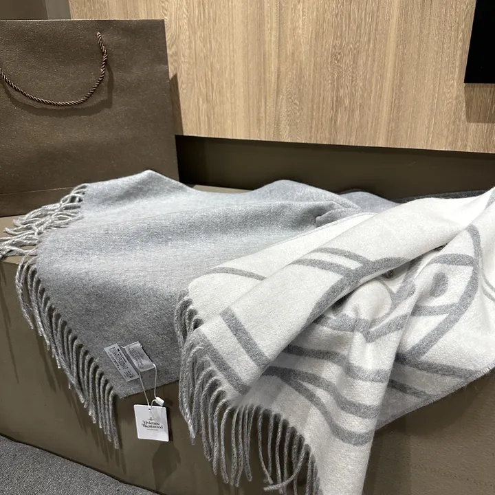 スーパーコピー ヴィヴィアン・ウエストウッド マフラー