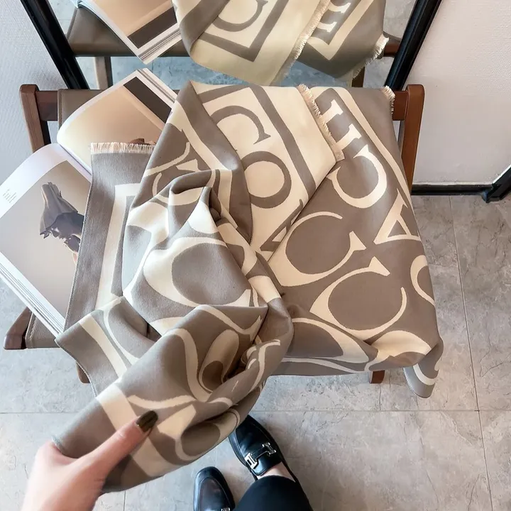 スーパーコピー コーチ マフラー