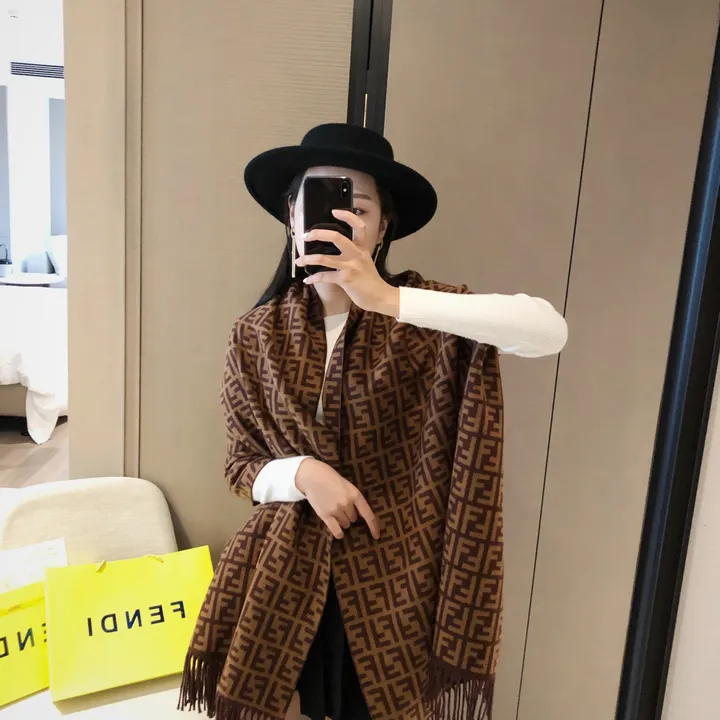 スーパーコピー フェンディ マフラー