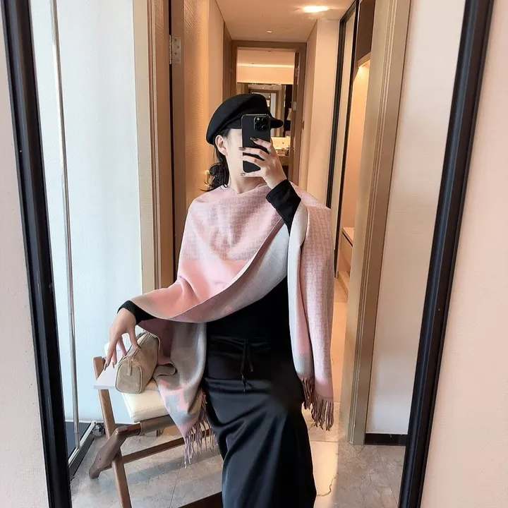 スーパーコピー フェンディ マフラー