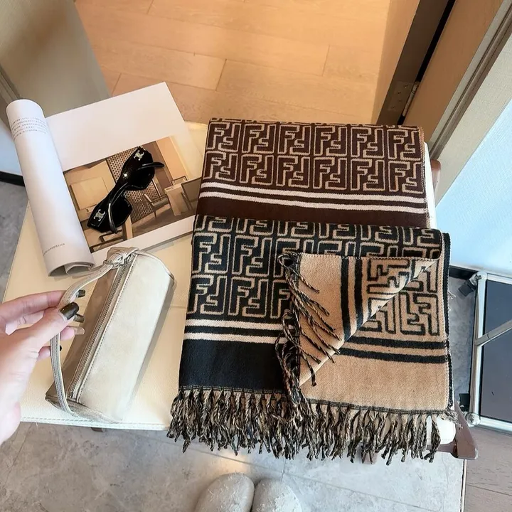 スーパーコピー フェンディ マフラー