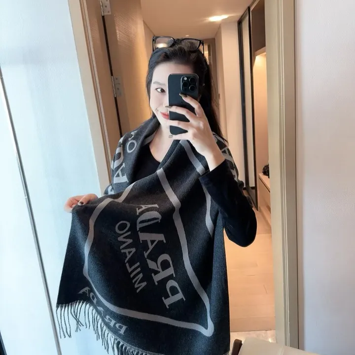 スーパーコピー プラダ マフラー