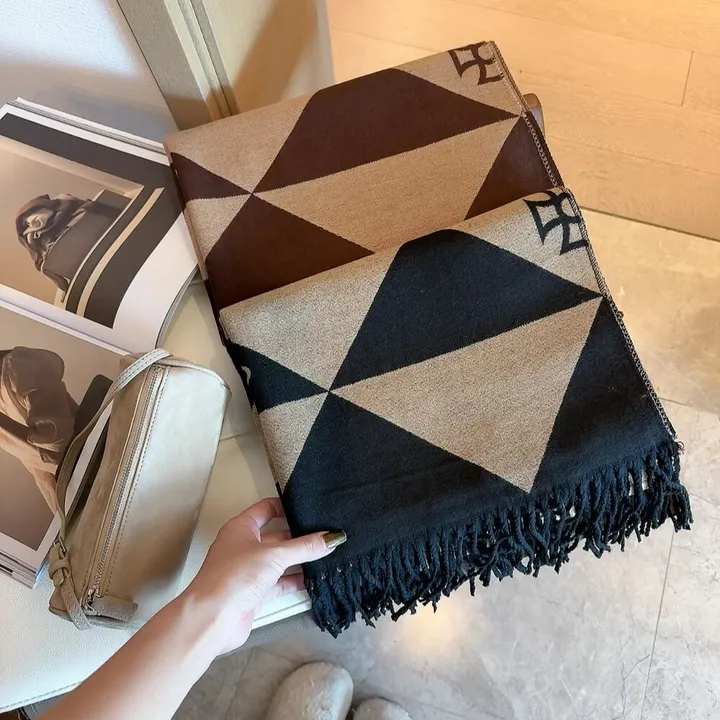 スーパーコピー ヴィヴィアン・ウエストウッド マフラー