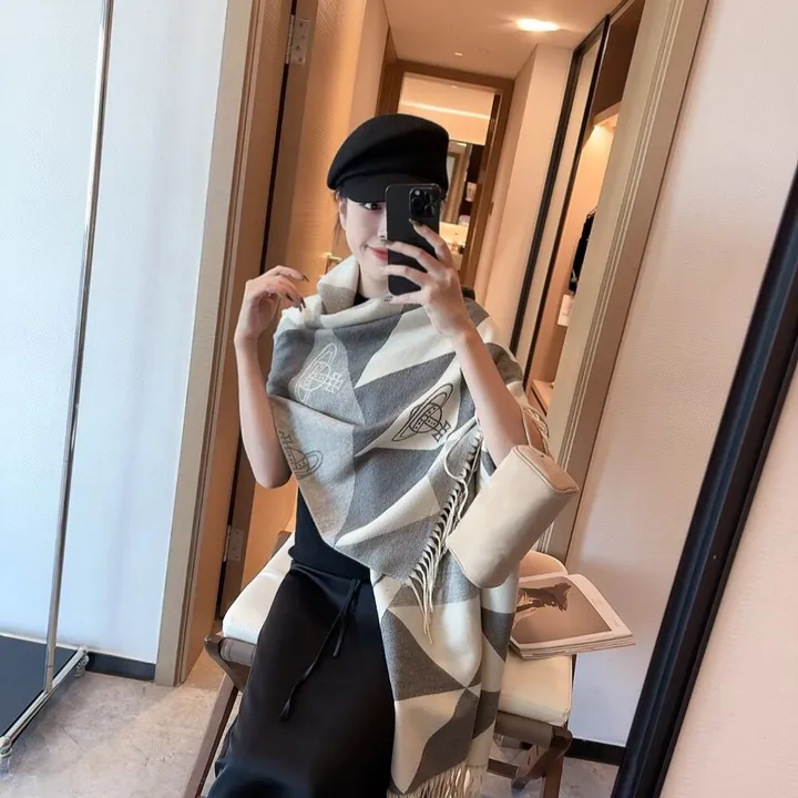 スーパーコピー ヴィヴィアン・ウエストウッド マフラー