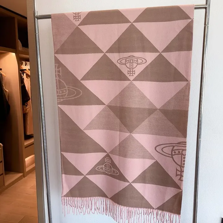 スーパーコピー ヴィヴィアン・ウエストウッド マフラー