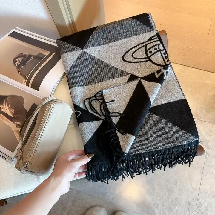 スーパーコピー ヴィヴィアン・ウエストウッド マフラー