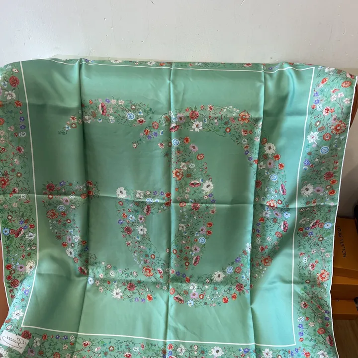 スーパーコピー グッチ マフラー