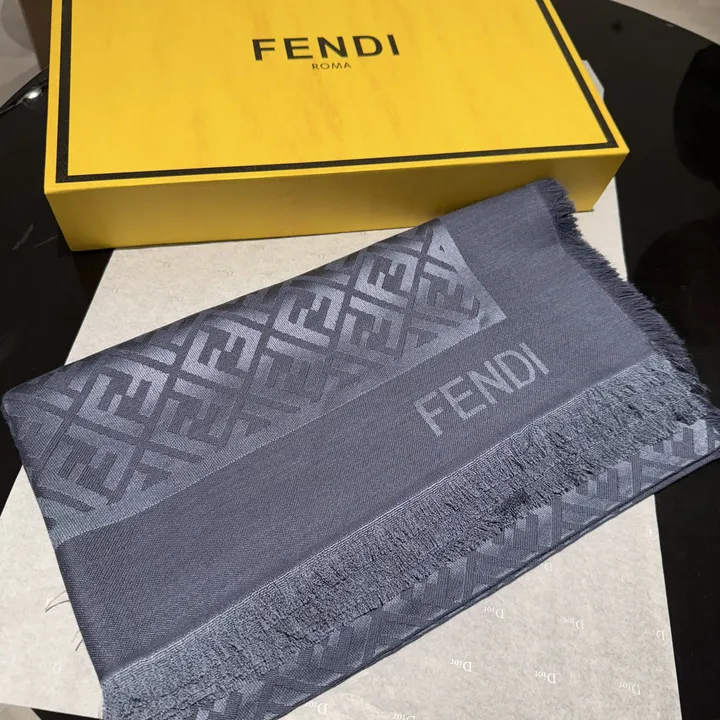 スーパーコピー フェンディ マフラー