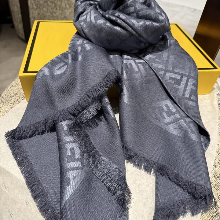 スーパーコピー フェンディ マフラー