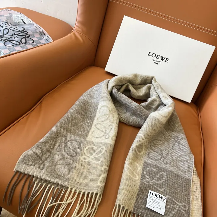 スーパーコピー ロエベ マフラー