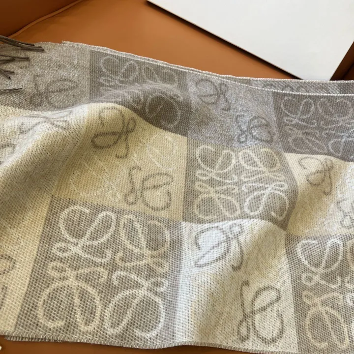 スーパーコピー ロエベ マフラー