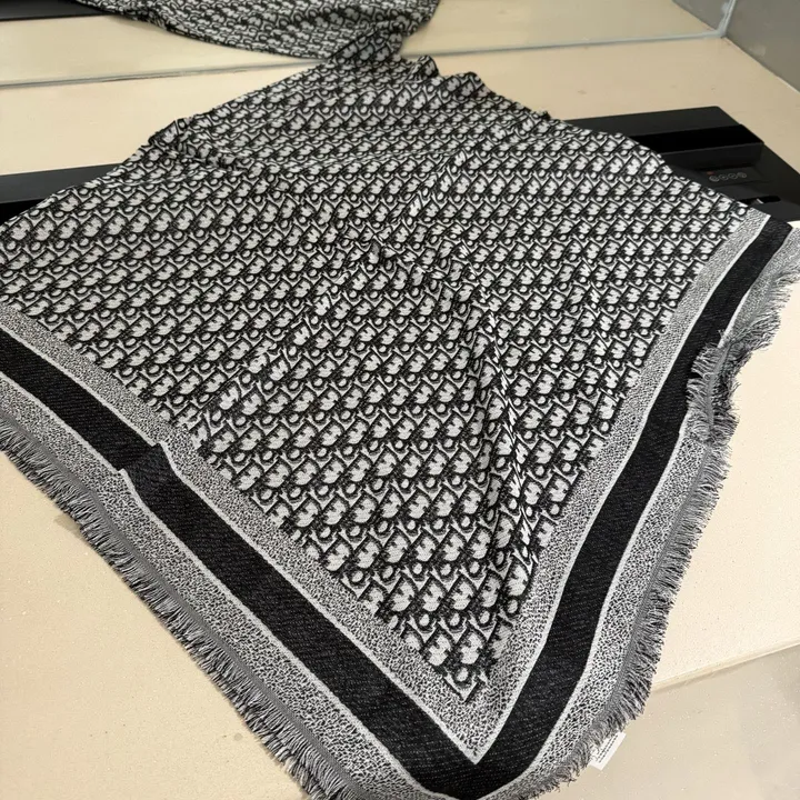 スーパーコピー ディオール マフラー