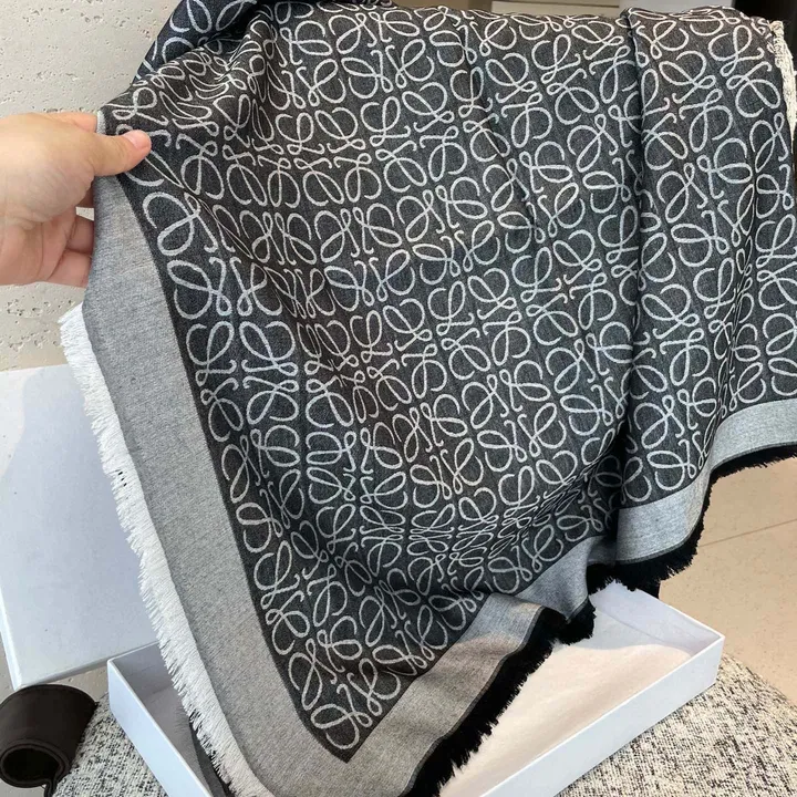 スーパーコピー ロエベ マフラー