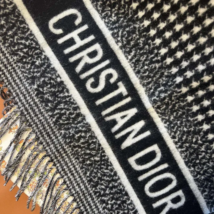 スーパーコピー ディオール マフラー