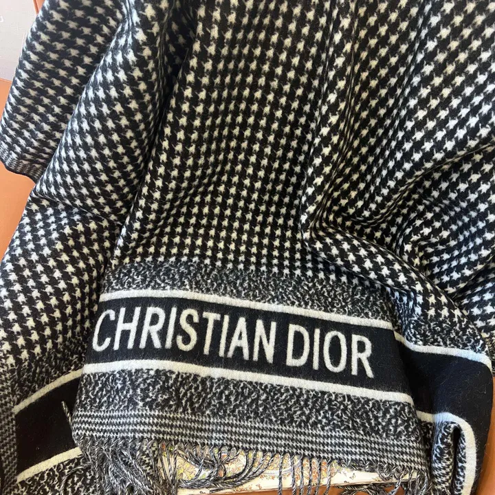 スーパーコピー ディオール マフラー