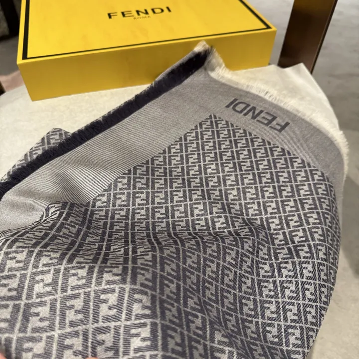 スーパーコピー フェンディ マフラー