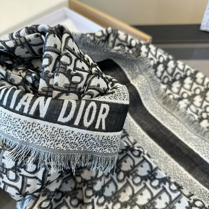 スーパーコピー ディオール マフラー