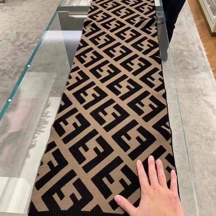 スーパーコピー フェンディ マフラー