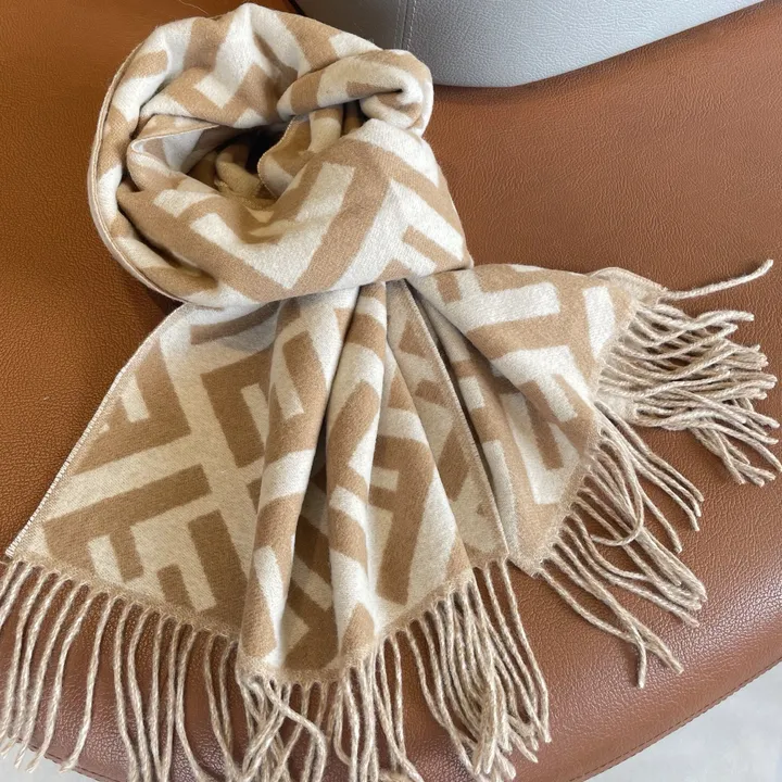 スーパーコピー フェンディ マフラー