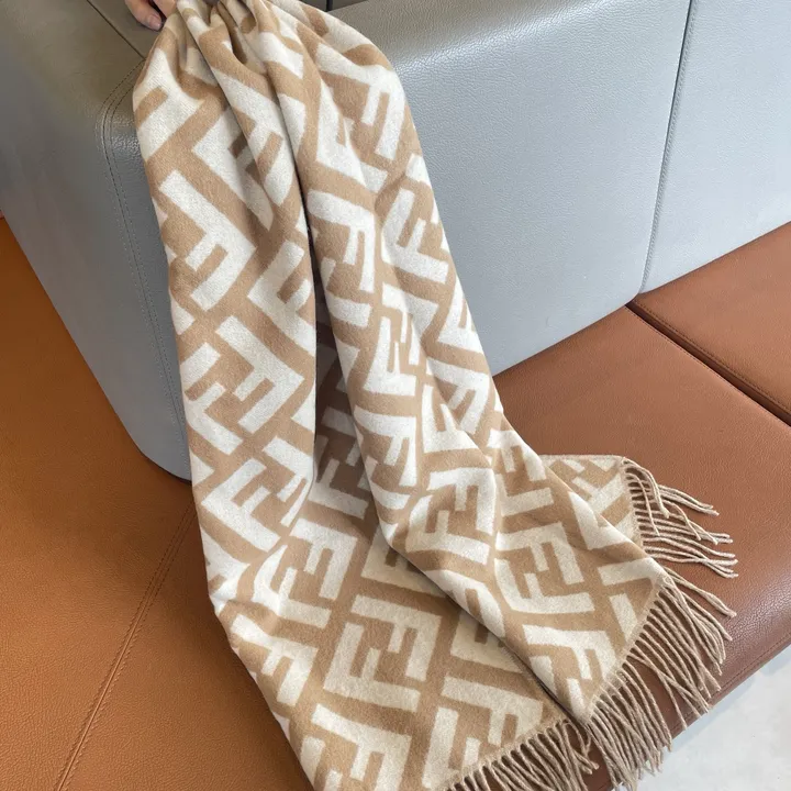 スーパーコピー フェンディ マフラー