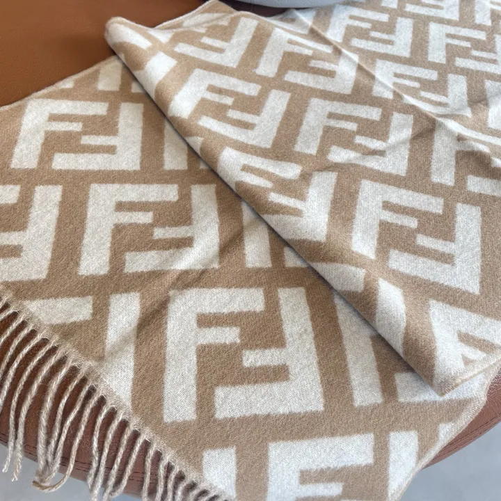 スーパーコピー フェンディ マフラー