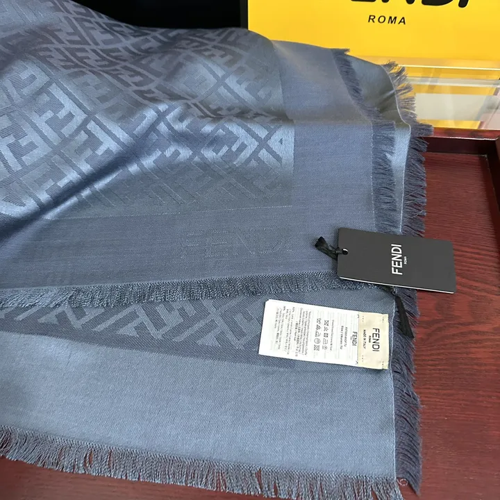 スーパーコピー フェンディ マフラー