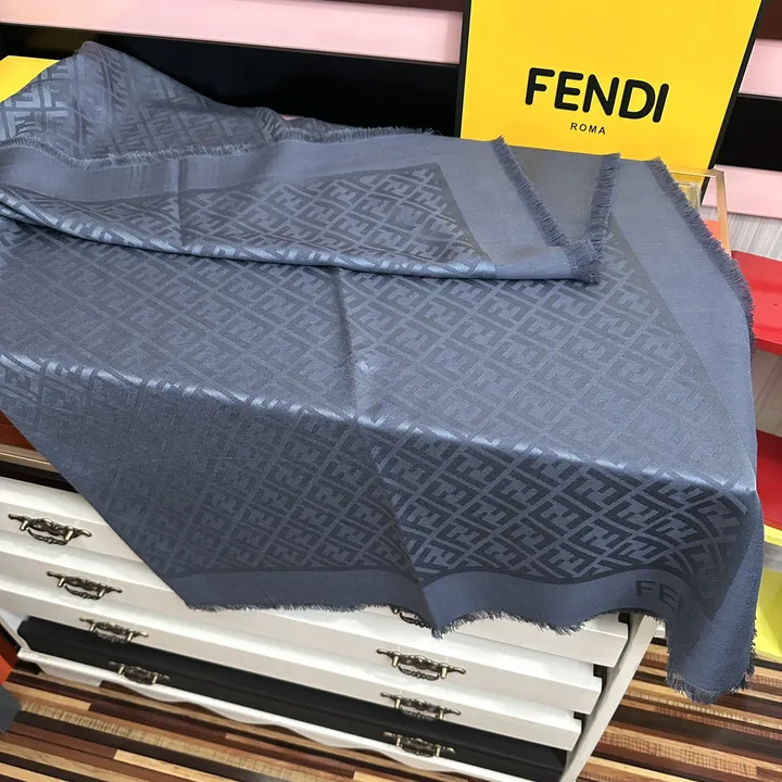 スーパーコピー フェンディ マフラー