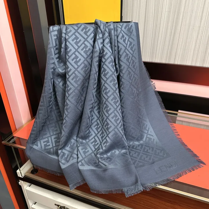 スーパーコピー フェンディ マフラー