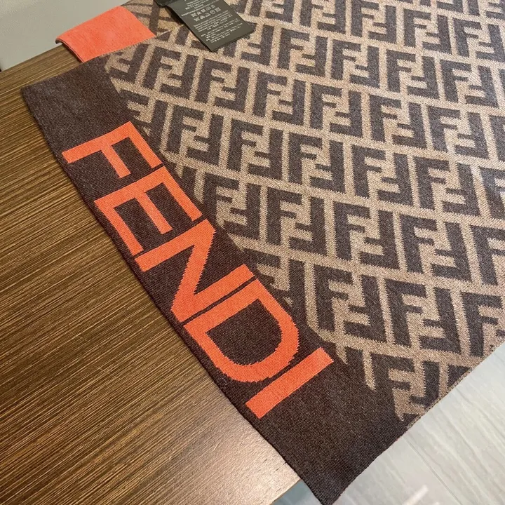 スーパーコピー フェンディ マフラー