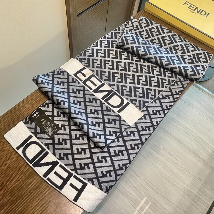 スーパーコピー フェンディ マフラー