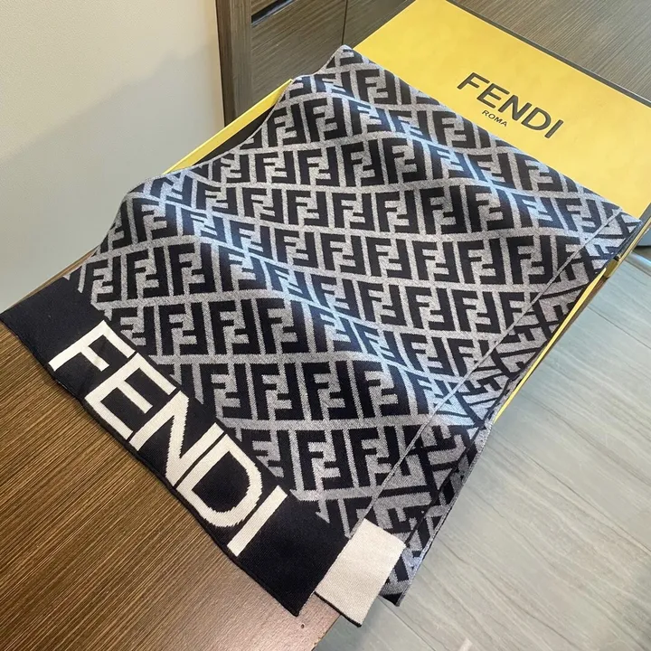 スーパーコピー フェンディ マフラー